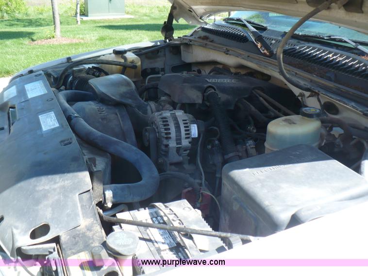 image for item B6316 2000 Chevrolet Silverado K2500 LS pickup truck