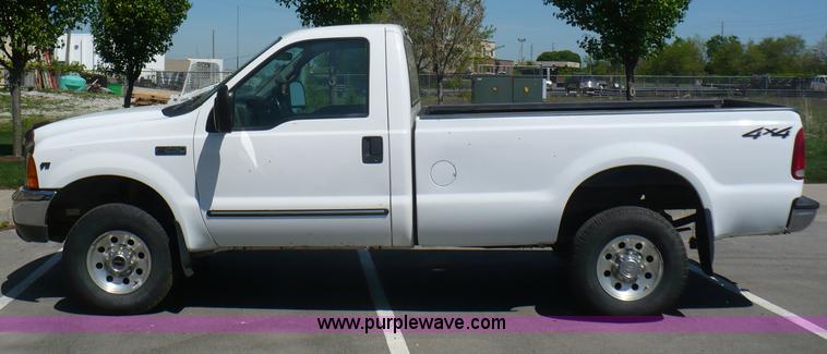 image for item B6317 2000 Ford F250 XLT Super Duty pickup truck