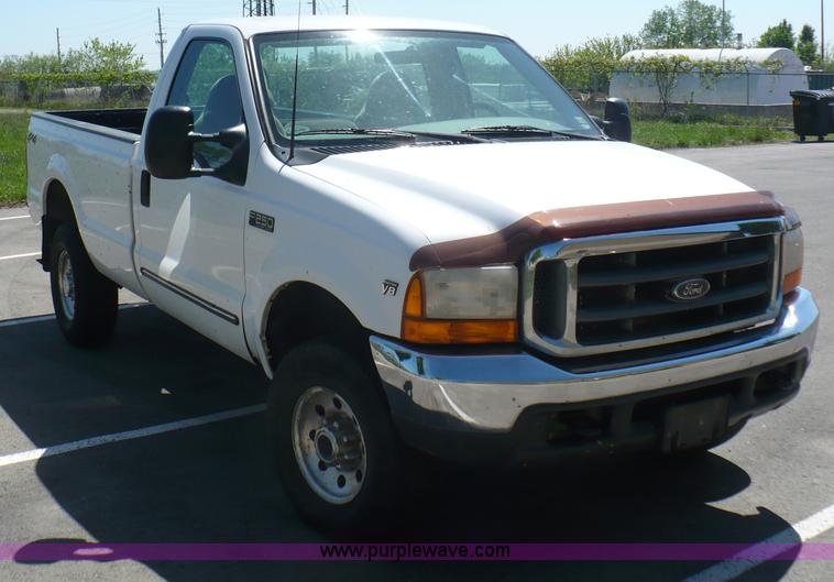 image for item B6317 2000 Ford F250 XLT Super Duty pickup truck