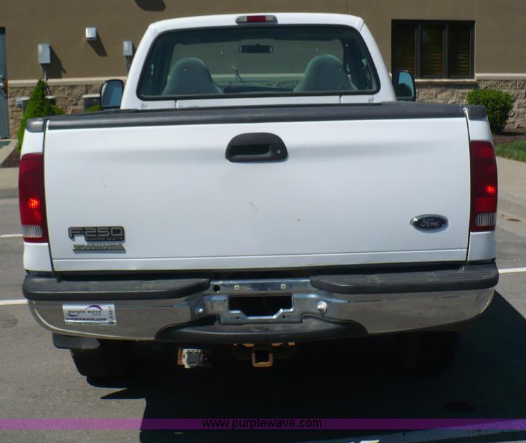 image for item B6317 2000 Ford F250 XLT Super Duty pickup truck