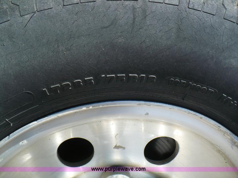 image for item B6317 2000 Ford F250 XLT Super Duty pickup truck