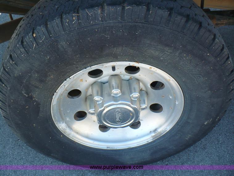 image for item B6317 2000 Ford F250 XLT Super Duty pickup truck