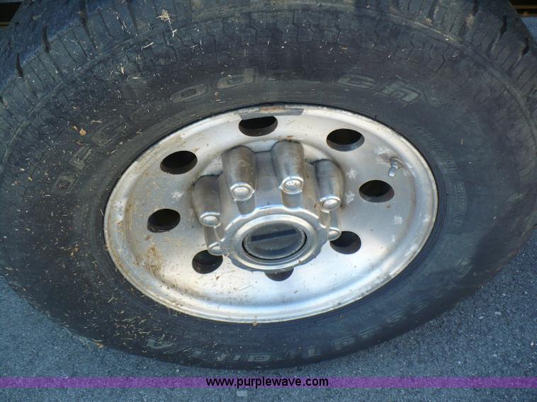 image for item B6317 2000 Ford F250 XLT Super Duty pickup truck