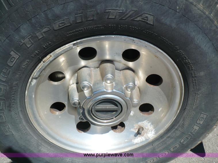 image for item B6317 2000 Ford F250 XLT Super Duty pickup truck