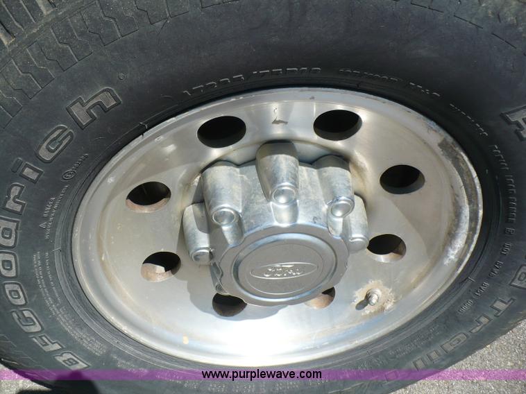 image for item B6317 2000 Ford F250 XLT Super Duty pickup truck