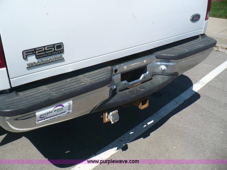 image for item B6317 2000 Ford F250 XLT Super Duty pickup truck