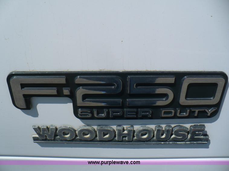 image for item B6317 2000 Ford F250 XLT Super Duty pickup truck