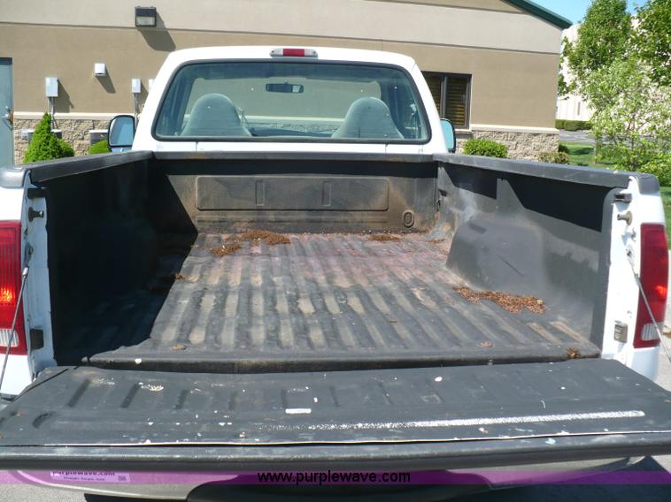 image for item B6317 2000 Ford F250 XLT Super Duty pickup truck
