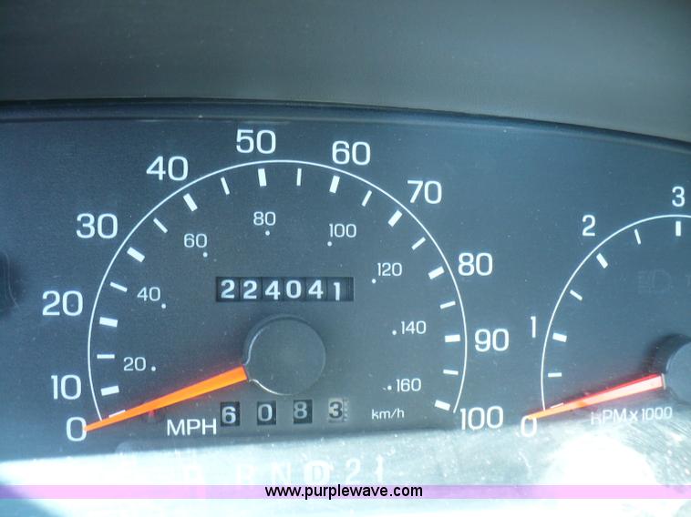 image for item B6317 2000 Ford F250 XLT Super Duty pickup truck