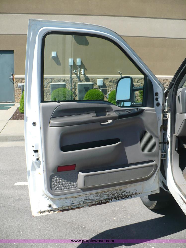 image for item B6317 2000 Ford F250 XLT Super Duty pickup truck