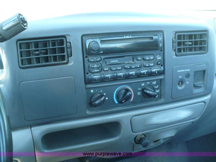 image for item B6317 2000 Ford F250 XLT Super Duty pickup truck