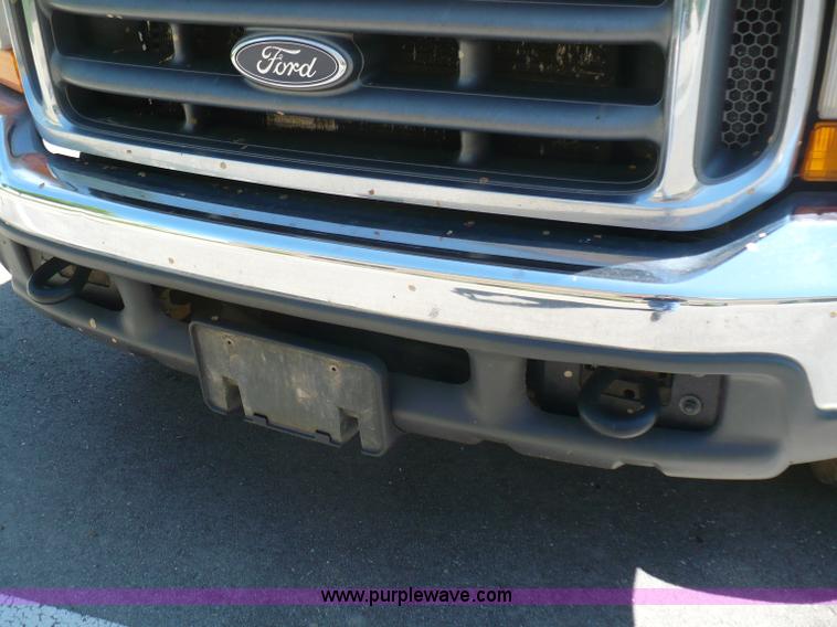 image for item B6317 2000 Ford F250 XLT Super Duty pickup truck