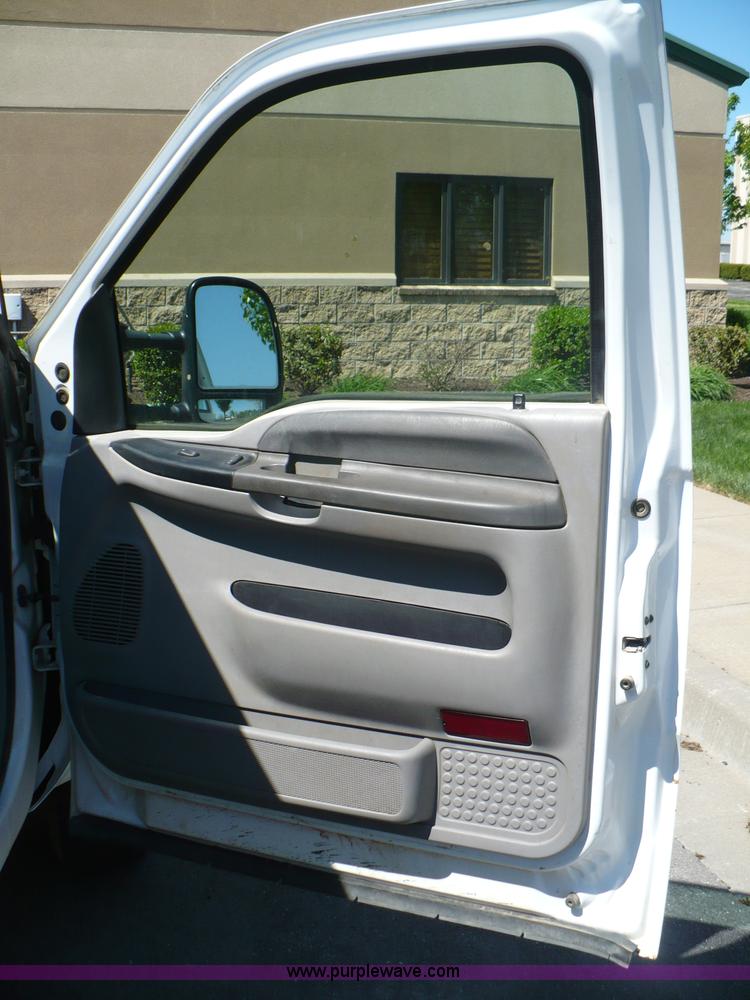 image for item B6317 2000 Ford F250 XLT Super Duty pickup truck