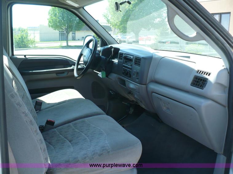 image for item B6317 2000 Ford F250 XLT Super Duty pickup truck