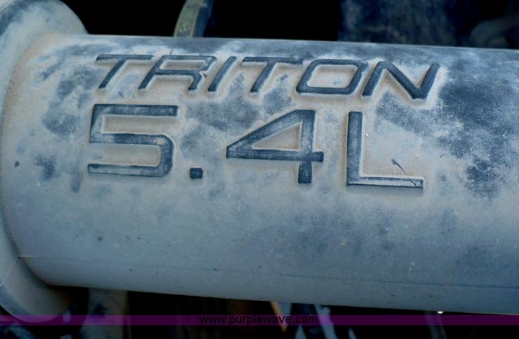 image for item B6317 2000 Ford F250 XLT Super Duty pickup truck