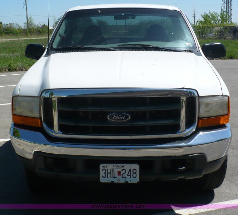 image for item B6318 2000 Ford F250 XLT Super Duty pickup truck