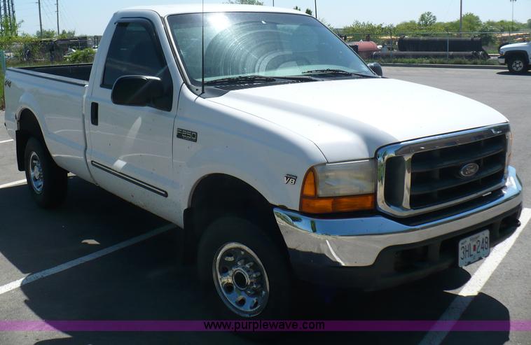 image for item B6318 2000 Ford F250 XLT Super Duty pickup truck