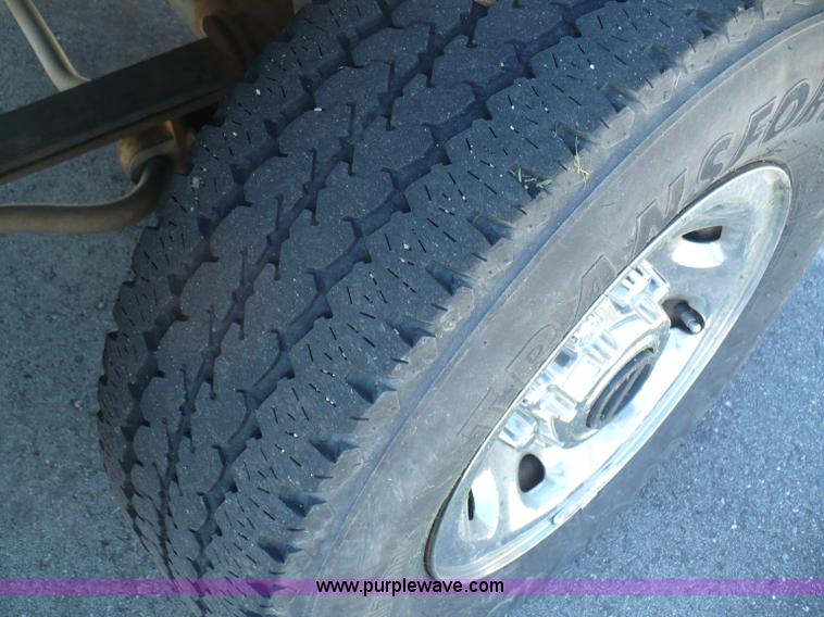 image for item B6318 2000 Ford F250 XLT Super Duty pickup truck