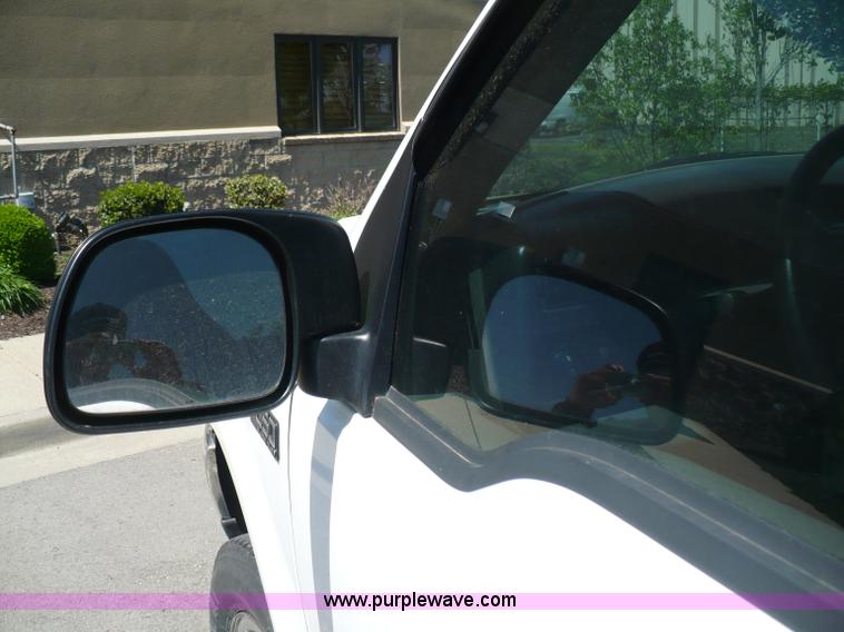 image for item B6318 2000 Ford F250 XLT Super Duty pickup truck