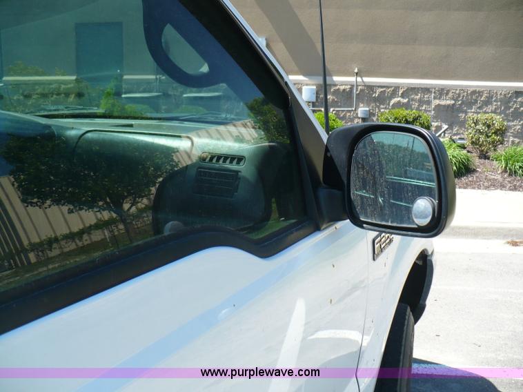 image for item B6318 2000 Ford F250 XLT Super Duty pickup truck