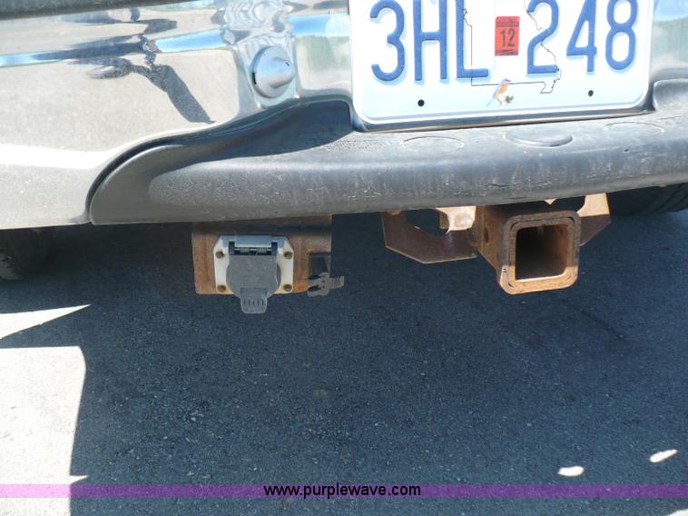 image for item B6318 2000 Ford F250 XLT Super Duty pickup truck