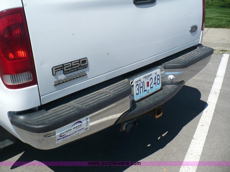 image for item B6318 2000 Ford F250 XLT Super Duty pickup truck