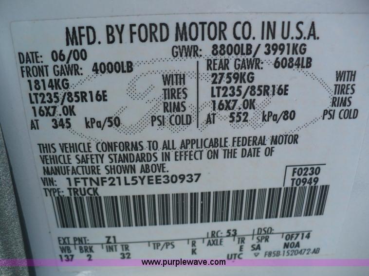 image for item B6318 2000 Ford F250 XLT Super Duty pickup truck