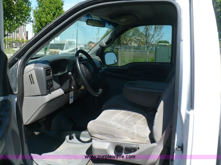 image for item B6318 2000 Ford F250 XLT Super Duty pickup truck