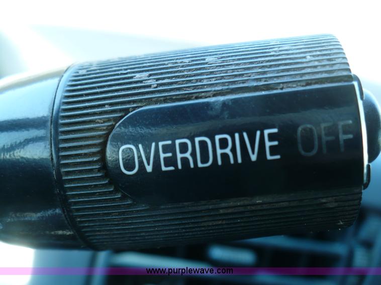 image for item B6318 2000 Ford F250 XLT Super Duty pickup truck