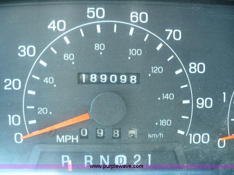 image for item B6318 2000 Ford F250 XLT Super Duty pickup truck