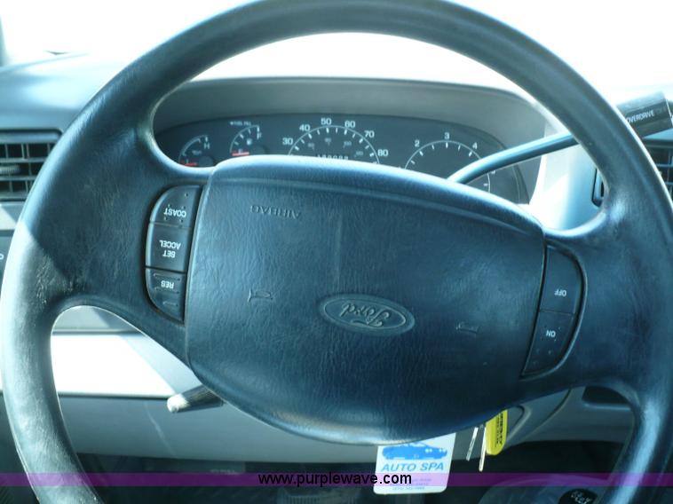 image for item B6318 2000 Ford F250 XLT Super Duty pickup truck