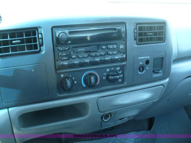 image for item B6318 2000 Ford F250 XLT Super Duty pickup truck