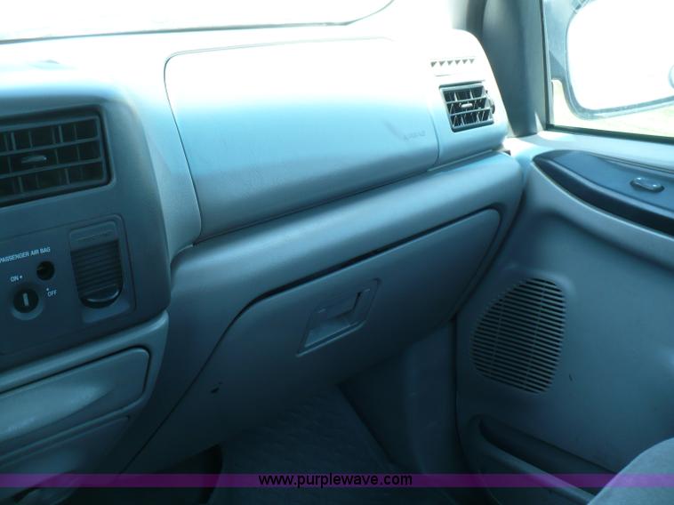 image for item B6318 2000 Ford F250 XLT Super Duty pickup truck