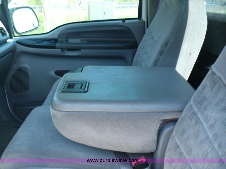 image for item B6318 2000 Ford F250 XLT Super Duty pickup truck