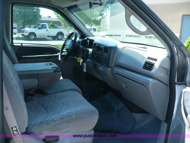 image for item B6318 2000 Ford F250 XLT Super Duty pickup truck