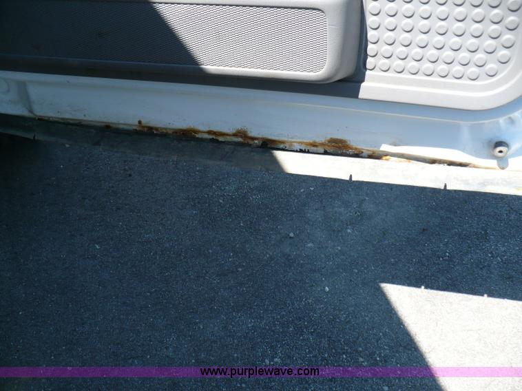 image for item B6318 2000 Ford F250 XLT Super Duty pickup truck