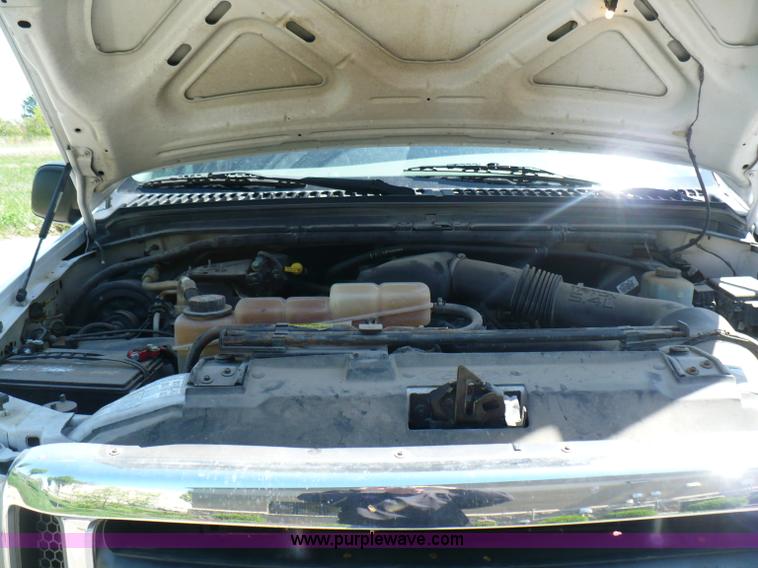 image for item B6318 2000 Ford F250 XLT Super Duty pickup truck