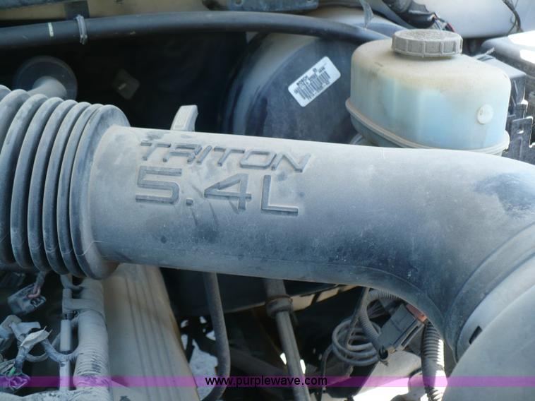 image for item B6318 2000 Ford F250 XLT Super Duty pickup truck