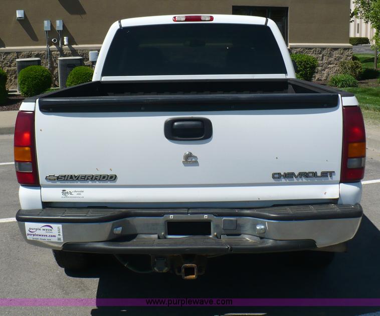 image for item B6321 2001 Chevrolet Silverado K1500 Z71 Off Road extended cab pickup truck