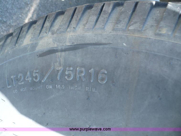 image for item B6321 2001 Chevrolet Silverado K1500 Z71 Off Road extended cab pickup truck