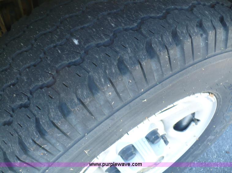 image for item B6321 2001 Chevrolet Silverado K1500 Z71 Off Road extended cab pickup truck