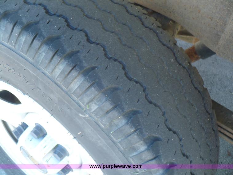 image for item B6321 2001 Chevrolet Silverado K1500 Z71 Off Road extended cab pickup truck