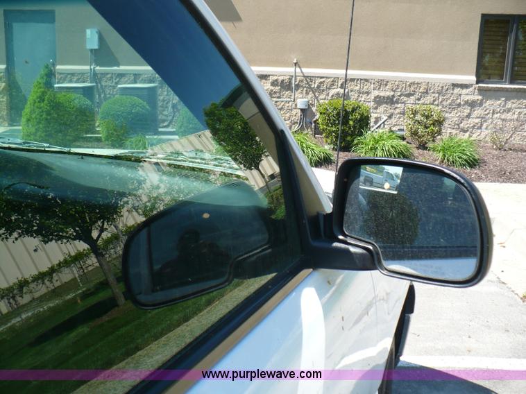 image for item B6321 2001 Chevrolet Silverado K1500 Z71 Off Road extended cab pickup truck