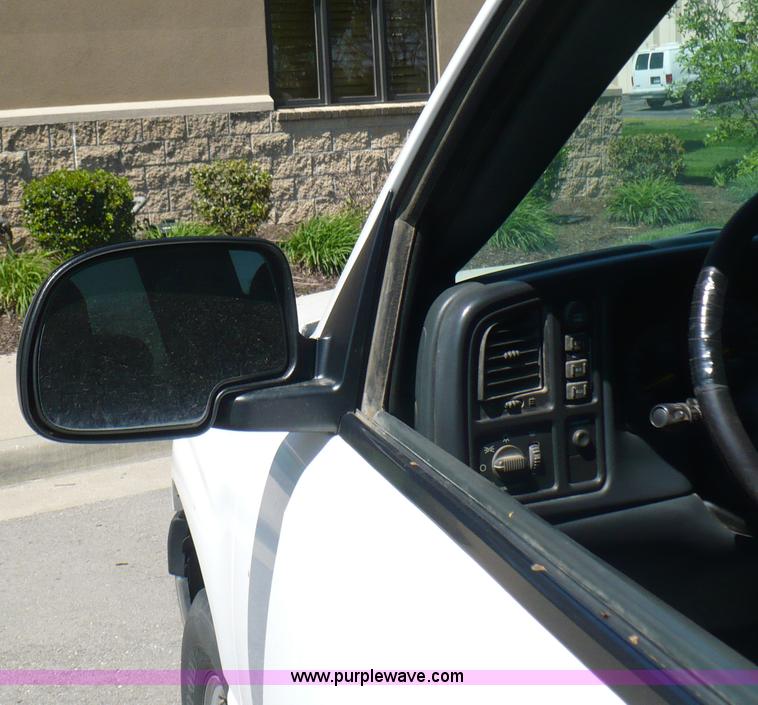 image for item B6321 2001 Chevrolet Silverado K1500 Z71 Off Road extended cab pickup truck