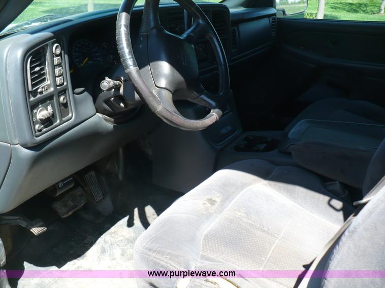 image for item B6321 2001 Chevrolet Silverado K1500 Z71 Off Road extended cab pickup truck