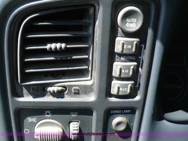 image for item B6321 2001 Chevrolet Silverado K1500 Z71 Off Road extended cab pickup truck