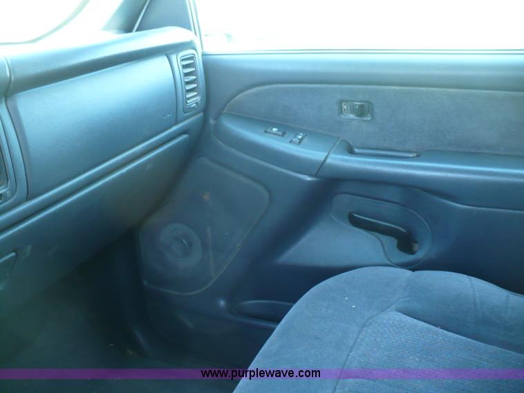 image for item B6321 2001 Chevrolet Silverado K1500 Z71 Off Road extended cab pickup truck