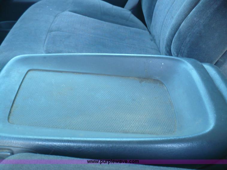 image for item B6321 2001 Chevrolet Silverado K1500 Z71 Off Road extended cab pickup truck