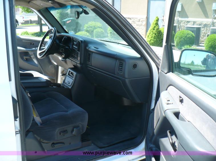 image for item B6321 2001 Chevrolet Silverado K1500 Z71 Off Road extended cab pickup truck