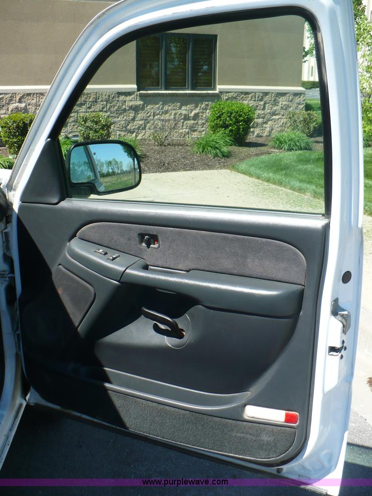 image for item B6321 2001 Chevrolet Silverado K1500 Z71 Off Road extended cab pickup truck